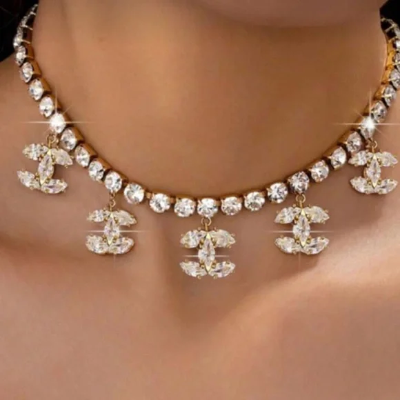 Elegant Silver Necklace with Crystal Accents STUNNING 😍 Brand New❣️ - Picture 2 of 5